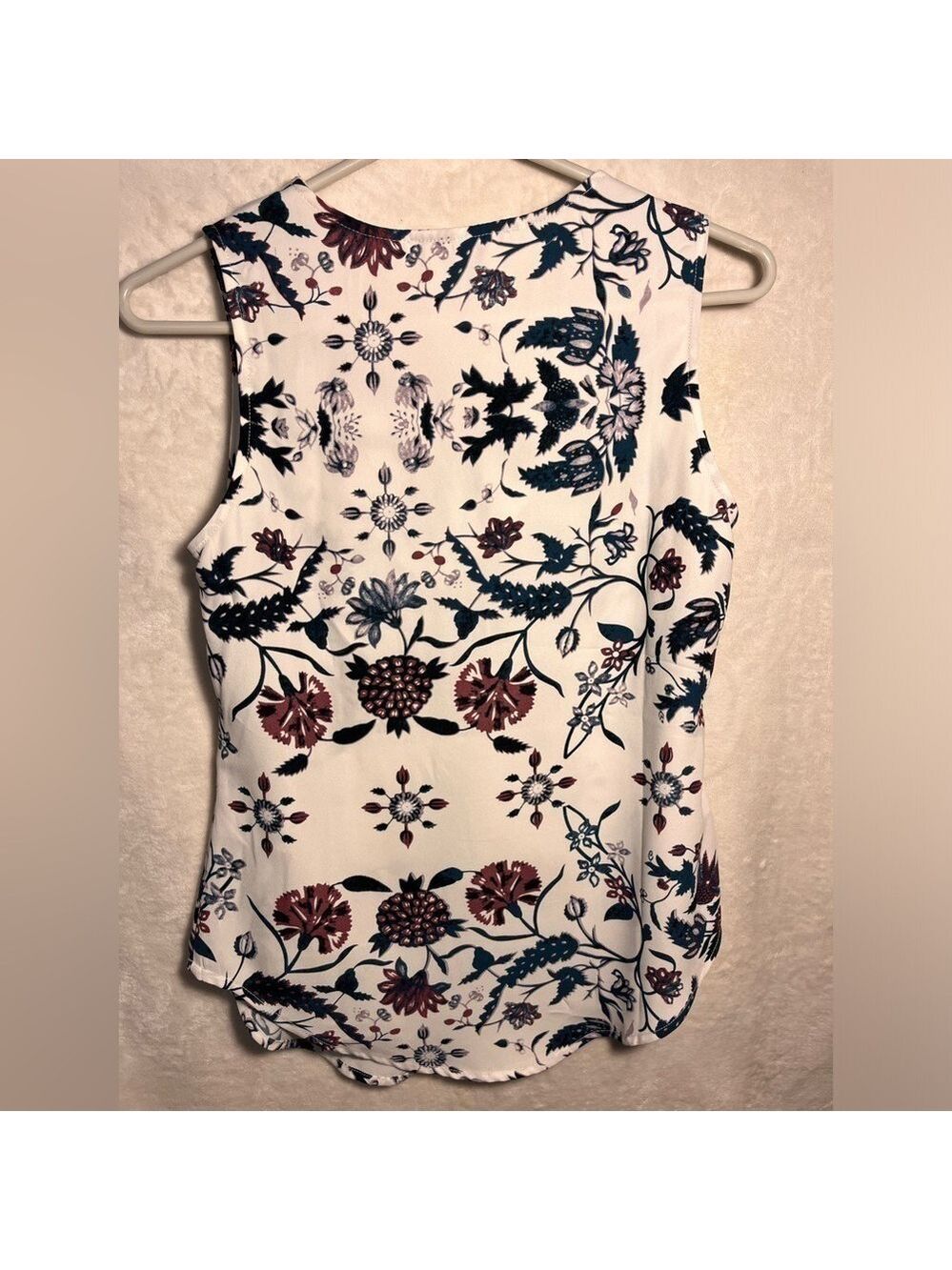 🎉Host Pick🎉 Cleo petites XS TP sleeveless abstract floral tank top blouse - Picture 6 of 6